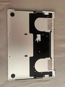 Macbook pro 13 2016 A1706 spodní kryt - 3