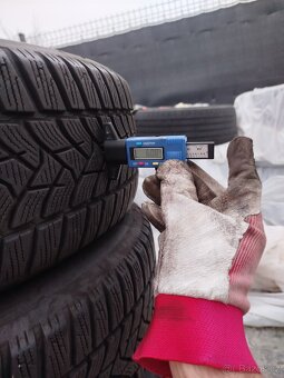 Prodám ALU VW s pneu 215/60/16 - 3