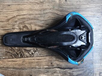 Sedlo na kolo Apache Velo - 3