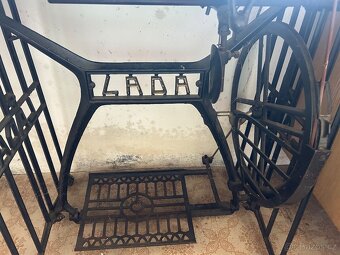 Šicí stroj Lada - 3