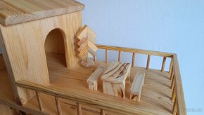 Dřevěný domek pro panenky - 3