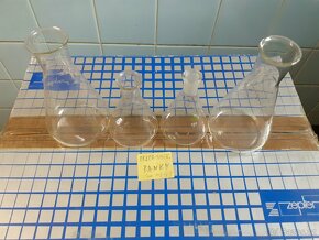 Laboratorní chemické skleněné baňky - 3