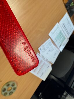 Zadní odrazka pravá VW multivan, caravelle, 7E0 945 106 - 3