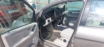 Mercedes benz B180 - 3