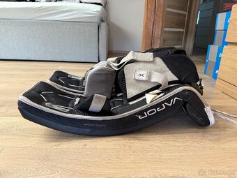 Betony Bauer VAPOR vel. JR L (30+1) - 3