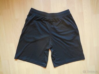 chlapecké Under Armour černé kraťasy šortky sport 164-170/S - 3