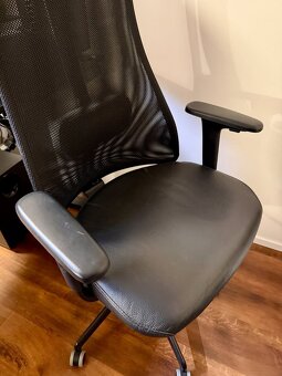 2x ergonomická židle s područkami, černá - 3