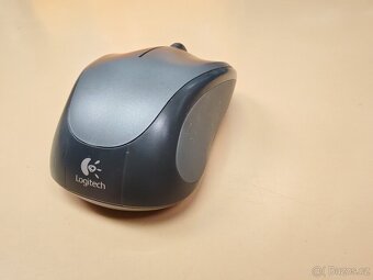 Optická myš Logitech M235 - 3