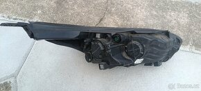 Kia Ceed/přední světlo - 3