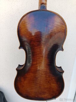 3. Housle - 3