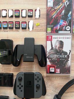 Hry Nintendo Switch a Joycon Grip nabíječky SD - 3