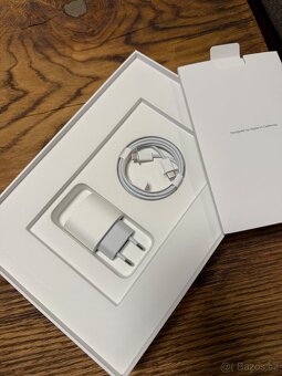 iPad Air 11” 4. generace 64GB Space Grey s příslušenstvím - 3