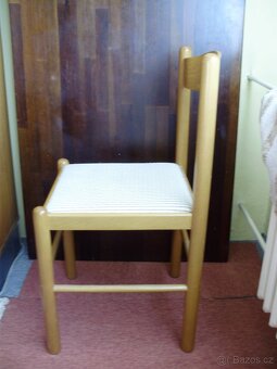 židle dřevěná čalouněná světlá - 3