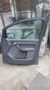VW TOURAN 2005 DVEŘE - 3