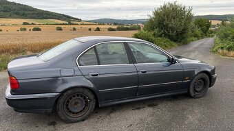 bmw e39 523i manuál - 3