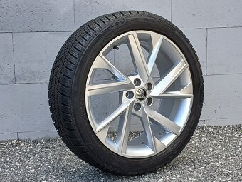 Pěkná zimní orig alu Škoda Kamiq 215/45/18 vzorek 8mm - 3