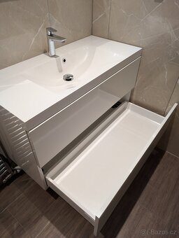 Umyvadlo se skříňkou včetně baterie - 3