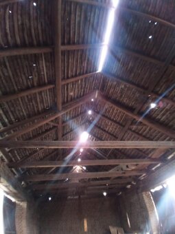 Staré trámy. staré krovy. Staré podlahové desky - 3