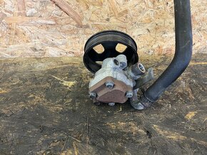 SERVOČERPADLO KIA SORENTO 2.5 CRDI 103KW - 3