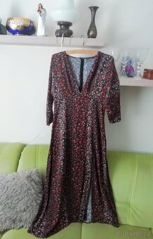 Něžné, letní šaty, přírodní materiál zn. Stradivarius, M - 3