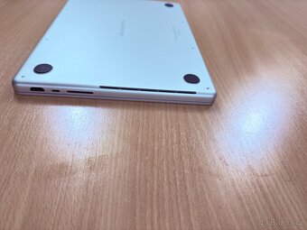Prodám nevyužitý  14" MacBook Pro – stříbrný z roku 7.2024 - 3