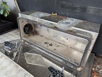 Bedna na nářadí, hasici přístroj - 3