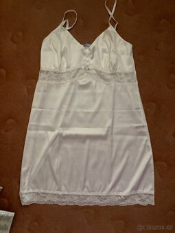 Krásná noční košilka ve S - 3