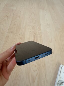 prodám iPhone 12 - 3