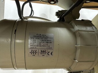 Průmyslový šicí stroj - owerlock JUKI MO-3616 - 3