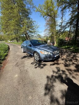 Jaguar XF 2.7 diesel Nefunkční display - 3