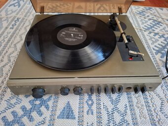 Gramofon Tesla NZC 300 - 3