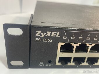 switch zyxel ES-1552 - 3