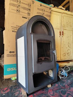 Krbová kamna Tanaga III (15kW) s výměníkem + radiátor - 3