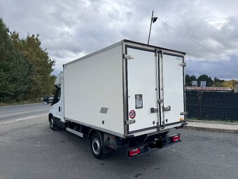 IVECO 35S18 3.0 HI-MATIC MRAZÁK -32 ZÁSUVKA LED - 3