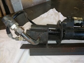 Hydraulické čerpadlo 12V - 3