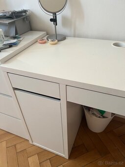 Bílý stul IKEA - 3