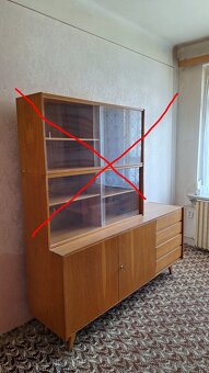 Zachovalá dýhovaná sektorová retro skříňka se zásuvkami - 3