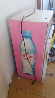 Prodám prosklenou lednici malou - 3