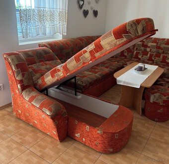 Rohová sedací souprava + konferenční stolek + 2 taburety - 3