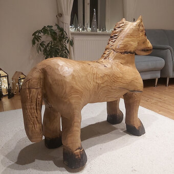 Dřevěná socha koně - 3