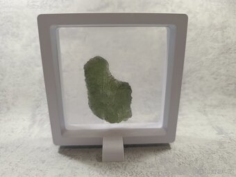 Vltavín z Chlumu 14,36 g , težkký krásný sbírkový + stojánek - 3