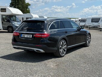 Mercedes-Benz Třídy E, 220 d 4MATIC AllTerrain - 3