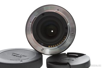 Sigma 60mm f/2.8 DN Art pro Sony E - 3
