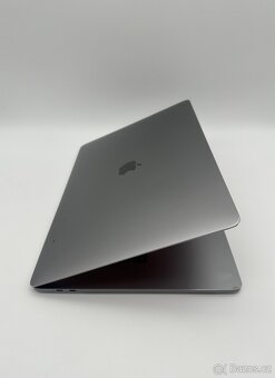 MacBook Pro 15" 2019 Space Gray (100% Batérie) + ZÁRUKA - 3