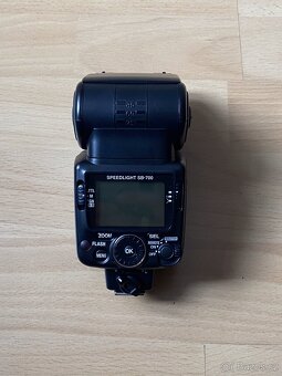 Nikon Speedlight SB-700 - 3