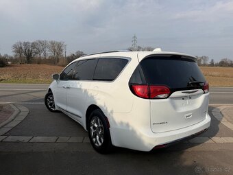 Chrysler Pacifica 3,6 RU Panorama Limited 2018 DPH - 3