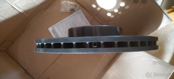 PRODÁM 1 KS PŘEDNÍHO BRZDOVÉHO KOTOUČE BREMBO 09.9922.11 - 3