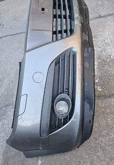 Opel Astra H přední nárazník. - 3