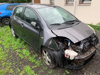 Toyota yaris 1.3 ND - 3
