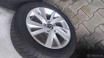 Prodám orig.alu VW s pneu 205/55/16 - 3